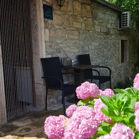 Rustical Apartment * Zrnovo