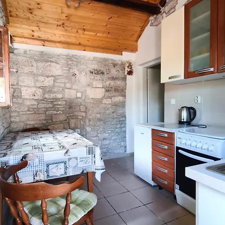 Rustical Apartamento Zrnovo