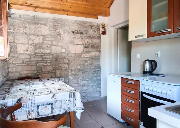 Rustical Appartamento Zrnovo